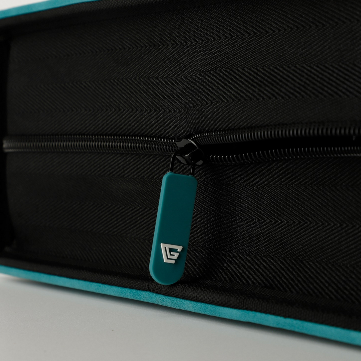 Gemloader Graded Card Binder Turquoise geöffnet